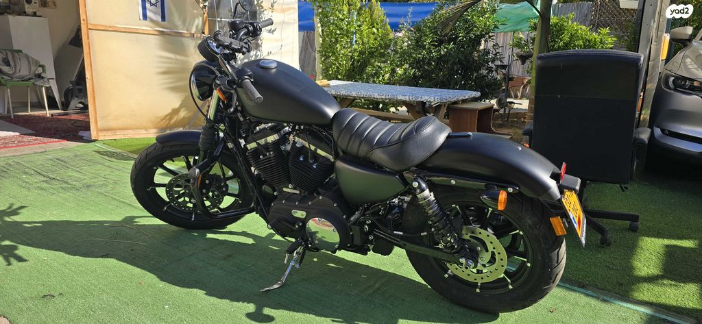 מודעת רכב הרלי דיווידסון איירון 883