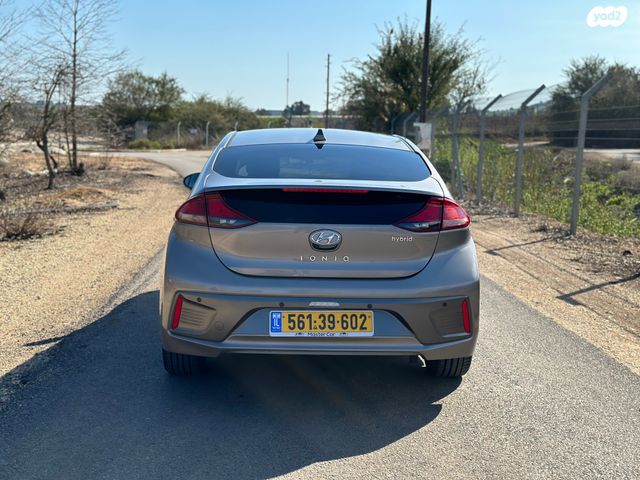 יונדאי איוניק