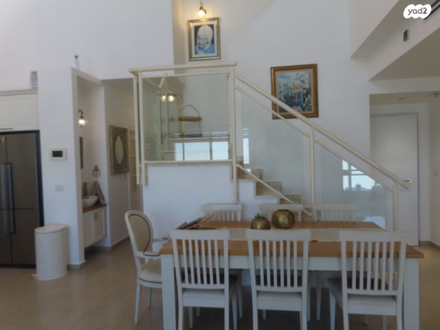 גג/ פנטהאוז, לאה אמנו 20, אחיסמך, לוד