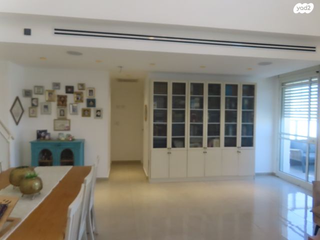 גג/ פנטהאוז, לאה אמנו 20, אחיסמך, לוד