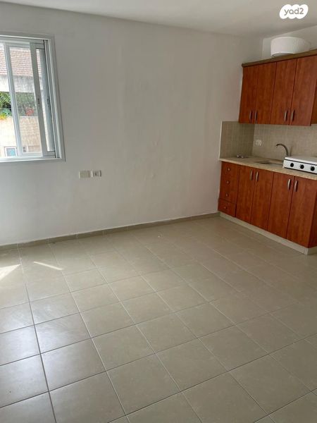 דירה, התפוז, ראשונים, כפר סבא