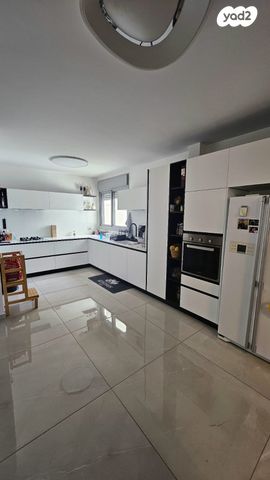 דירת גן, ליבנה, יצחק שמיר, נהריה