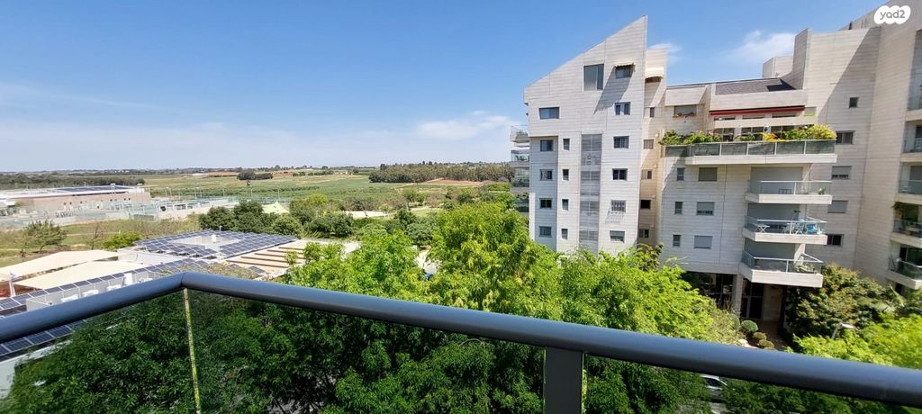 דירה, דובה ויצחק שיינפיין, כפר סבא הירוקה, כפר סבא