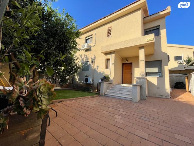 דו משפחתי, כפר יונה