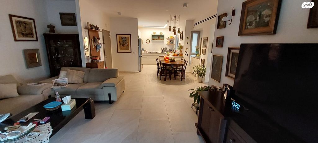 דירה, דובה ויצחק שיינפיין, כפר סבא הירוקה, כפר סבא