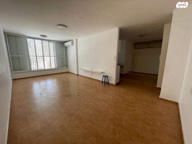 דירה, ההגנה 9, לב העיר, בת ים