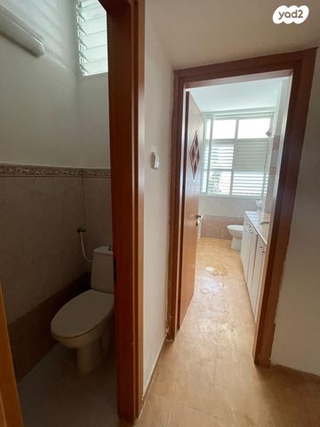 דירה, ההגנה 9, לב העיר, בת ים