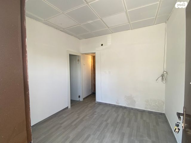 משרדים, החרושת, כרמיאל