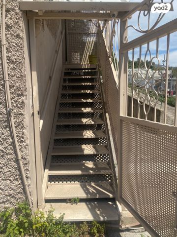 משרדים, החרושת, כרמיאל