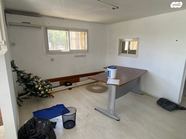 משרדים, החרושת, כרמיאל