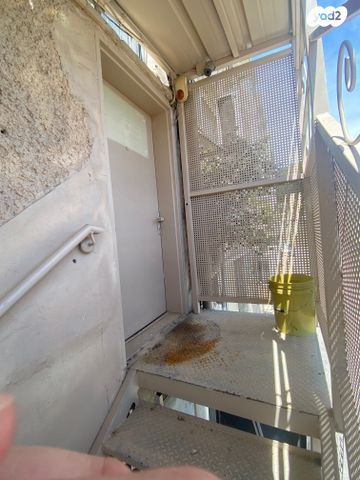 משרדים, החרושת, כרמיאל