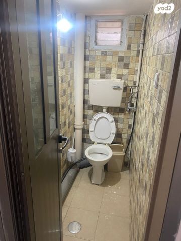 משרדים, החרושת, כרמיאל