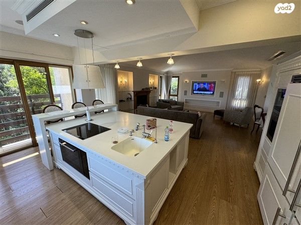 בית פרטי/ קוטג', אודים