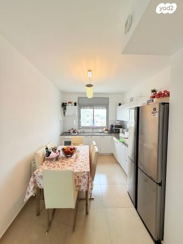 דירה, סנסן, צור הדסה