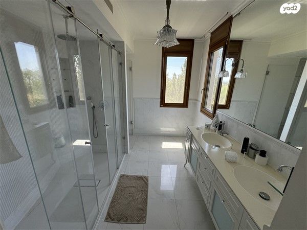 בית פרטי/ קוטג', אודים