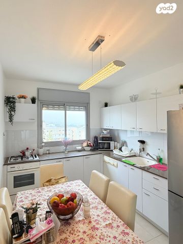 דירה, סנסן, צור הדסה