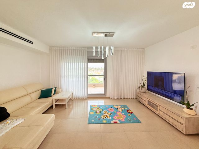 דירה, סנסן, צור הדסה