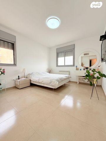 דירה, סנסן, צור הדסה