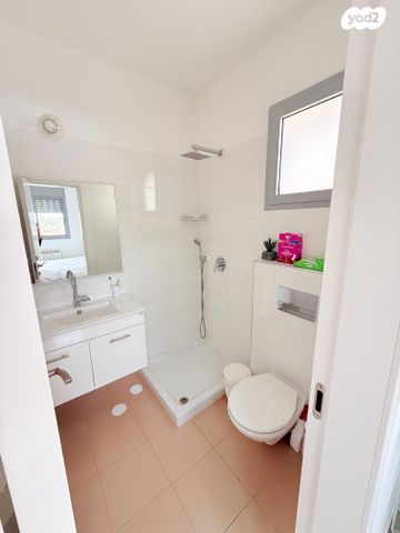 דירה, סנסן, צור הדסה