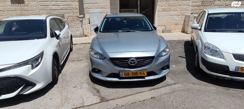 מודעת רכב מאזדה 6