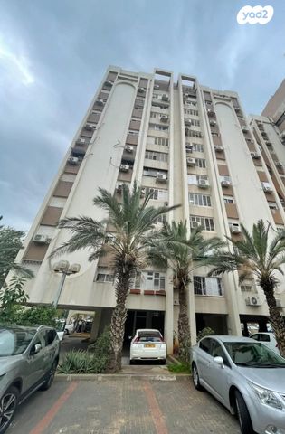 שדרות משה שרת 17