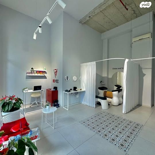 חנויות/ שטח מסחרי