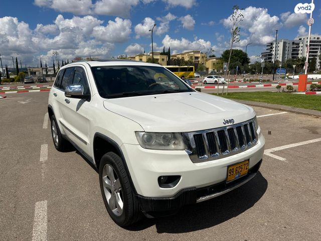 מודעת רכב ג'יפ גרנד צ'ירוקי