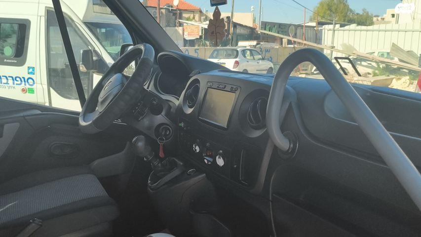 מיניבוסים ורכבי הסעות