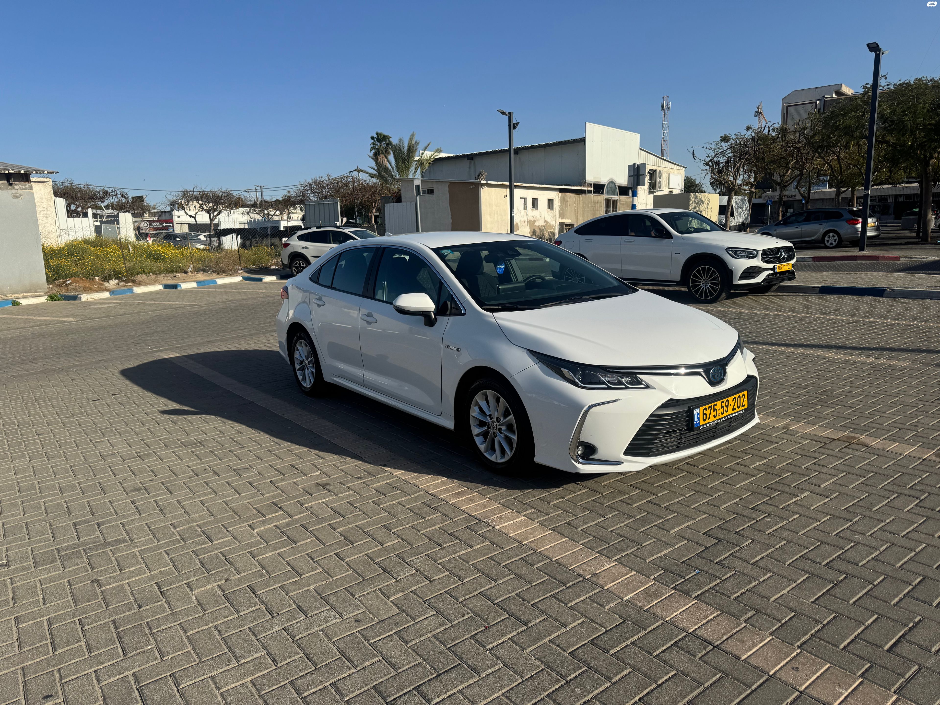 מודעת רכב טויוטה קורולה 1