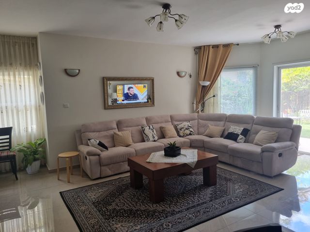 דו משפחתי, הפטל 25, פרדסיה, פרדסיה