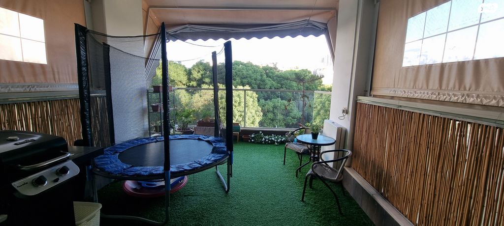 גג/ פנטהאוז, הר הצופים 19, רחובות ההולנדית, רחובות