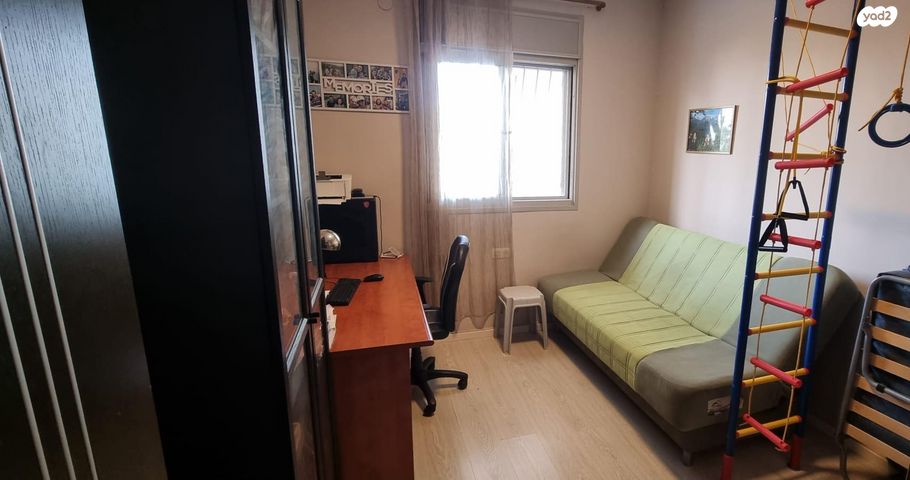 גג/ פנטהאוז, הר הצופים 19, רחובות ההולנדית, רחובות