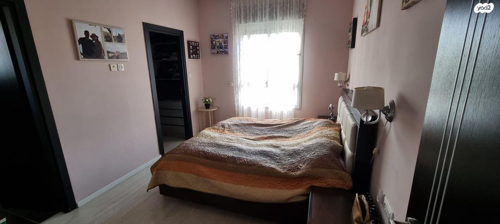 גג/ פנטהאוז, הר הצופים 19, רחובות ההולנדית, רחובות