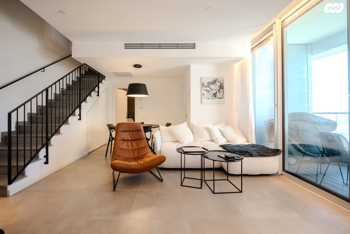 דופלקס, גרציאני יצחק 8, גני שרונה, קרית הממשלה, תל אביב יפו