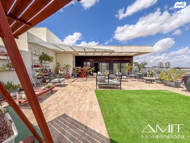 גג/ פנטהאוז, ראובן רובין, באר שבע