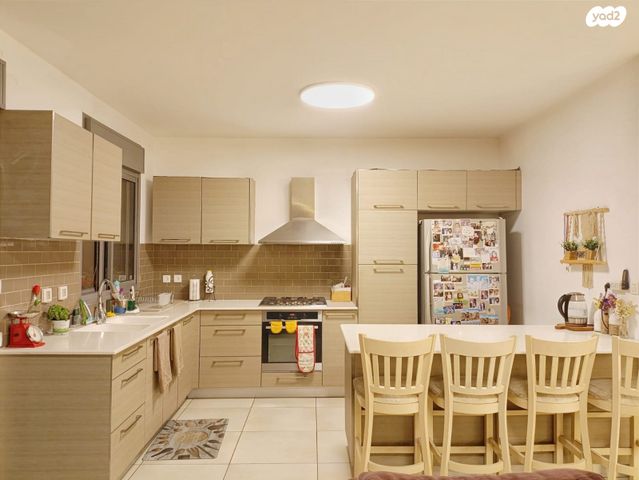 דירה, אורנית, אורנית