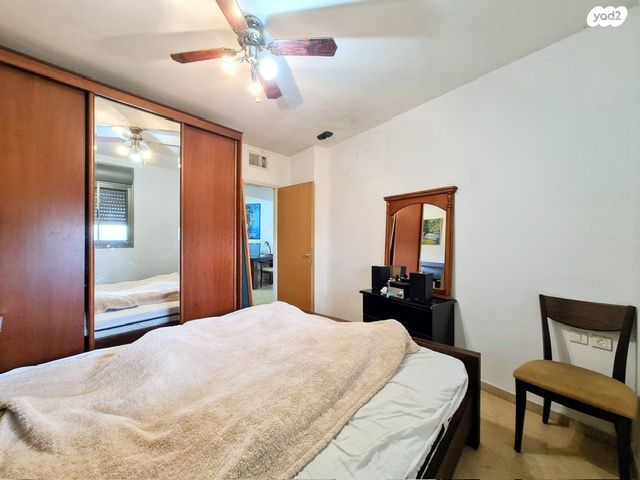 דירה, הפרחים, קרית הפרחים - 2005, רעננה