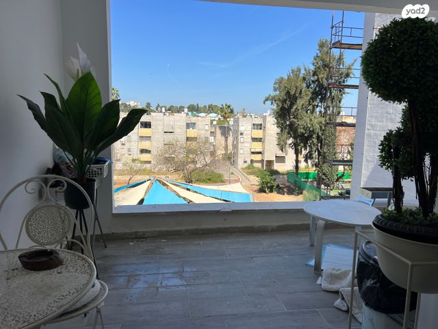 דירה, הדרור, נאות בן גוריון, יבנה