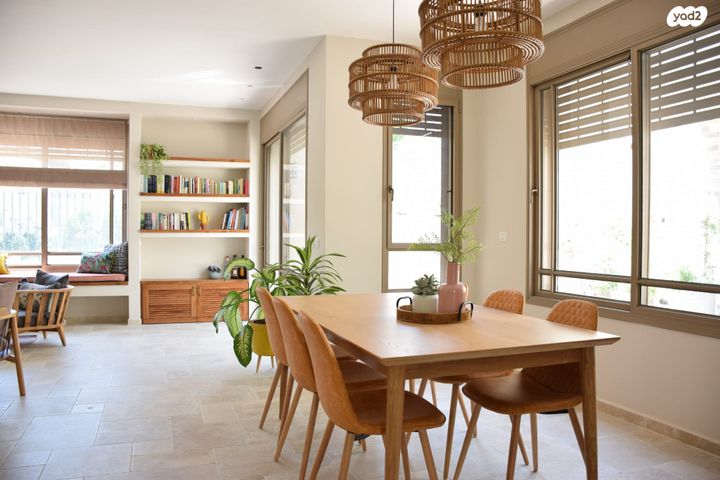 דו משפחתי, שערי תקווה