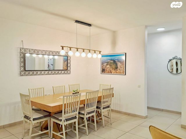 דירה, אורנית, אורנית