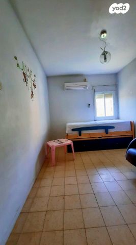 דירה, הגליל, המיסדים, כרמיאל