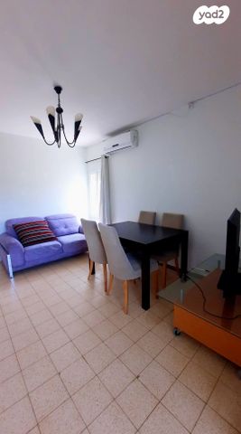 דירה, הגליל, המיסדים, כרמיאל