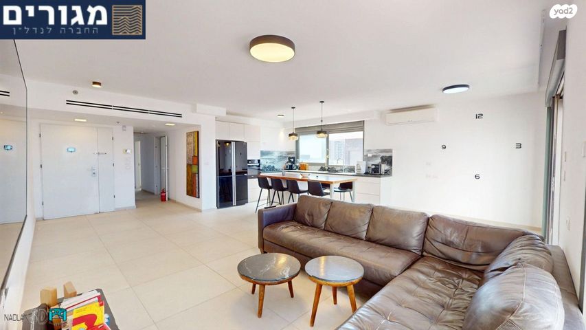 דירה, לח"י, גלי כרמל, טירת כרמל