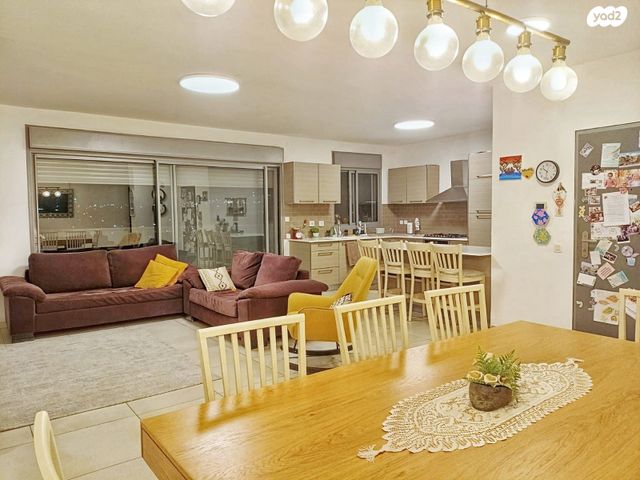 דירה, אורנית, אורנית