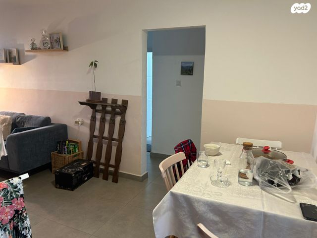 דירה, לאה גולדברג, לוד