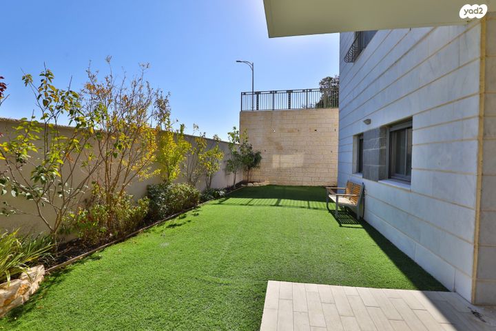 דירת גן, שוהם 23, אבני חן, חריש