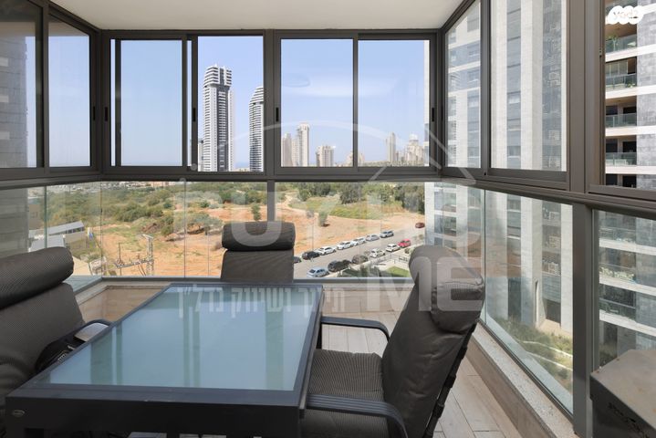 דירה, ארצי שרמן 2, גלי הים, נתניה