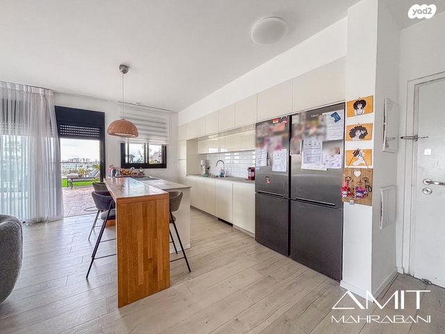 גג/ פנטהאוז, ראובן רובין, באר שבע