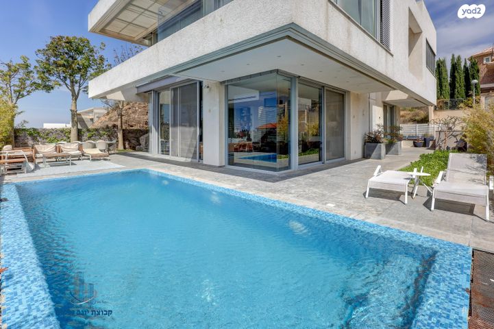 בית פרטי/ קוטג', אירוס, אירוס