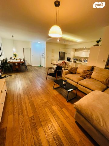 גג/ פנטהאוז, נהר הירדן, עבר הירדן, קרית אונו